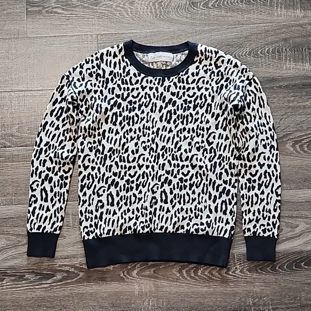 🦩 10C Derek Lam leopard print Sweater 🦩